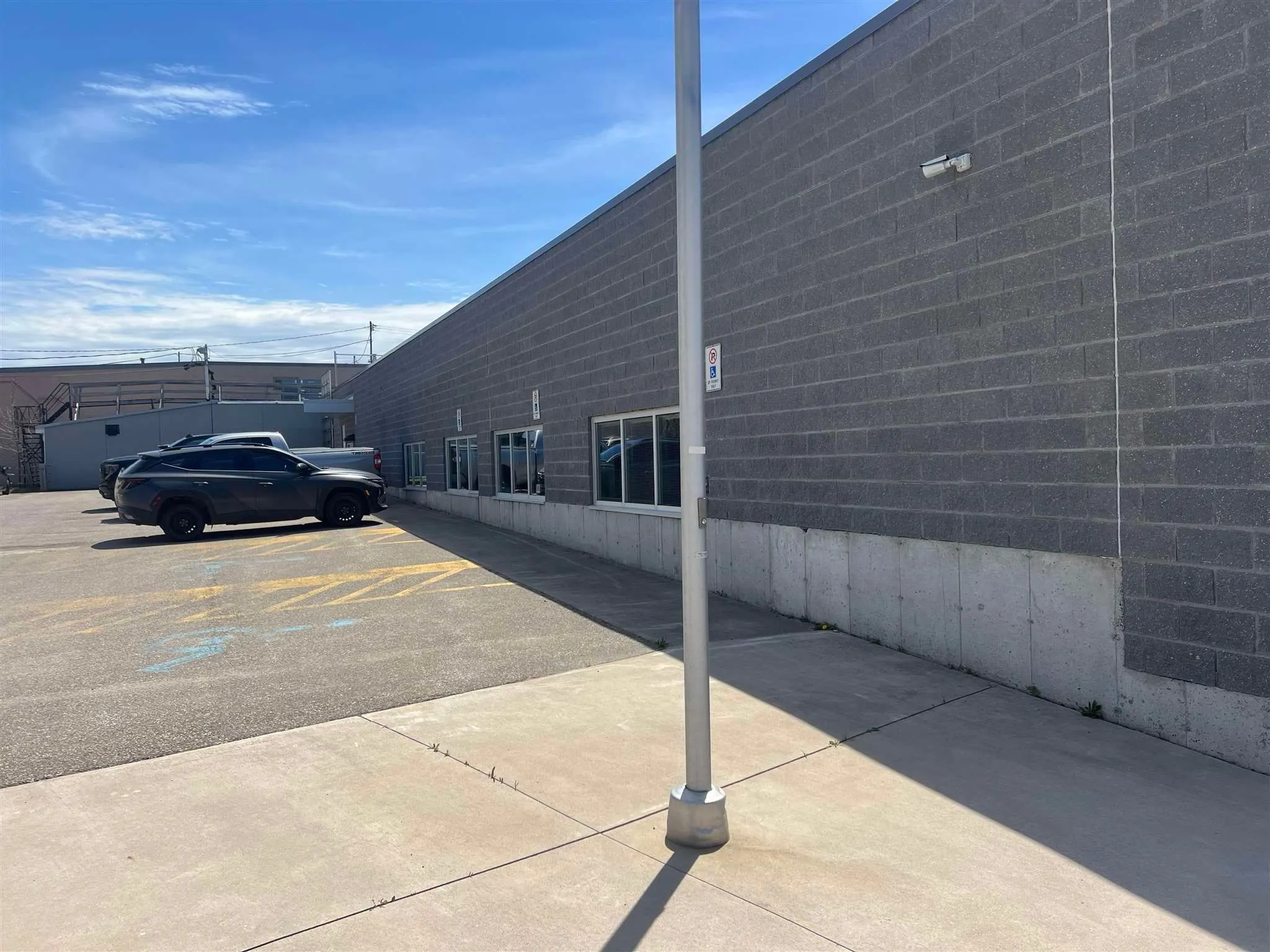 2-8 Queen Street E