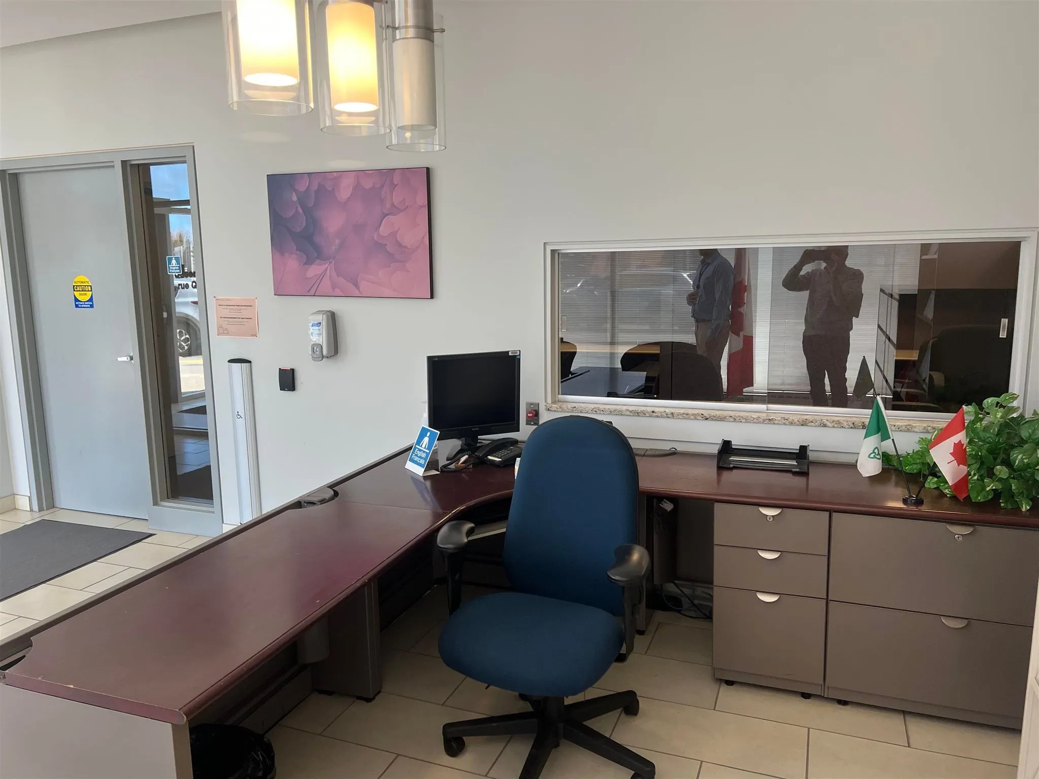 2-8 Queen Street E