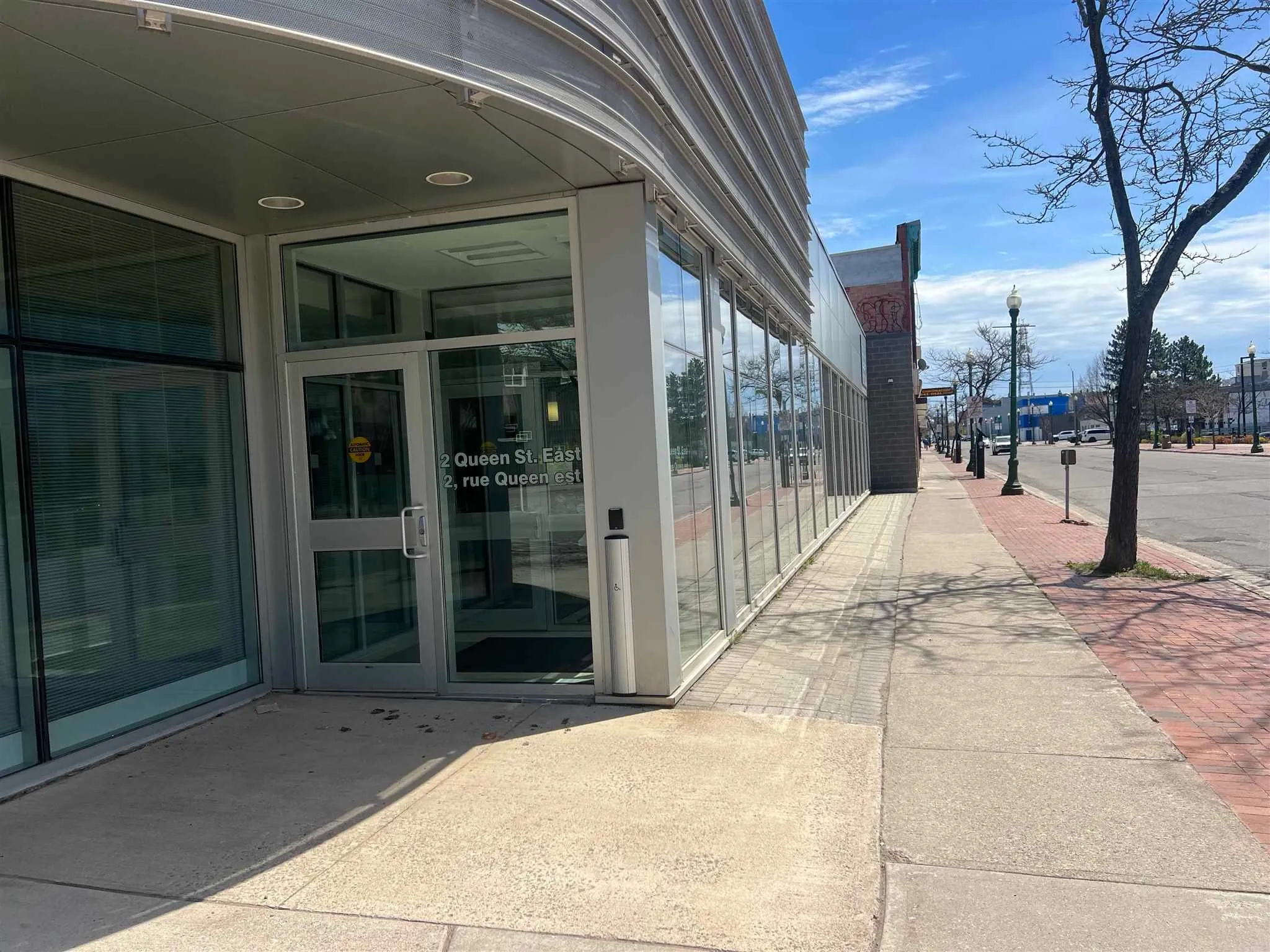 2-8 Queen Street E