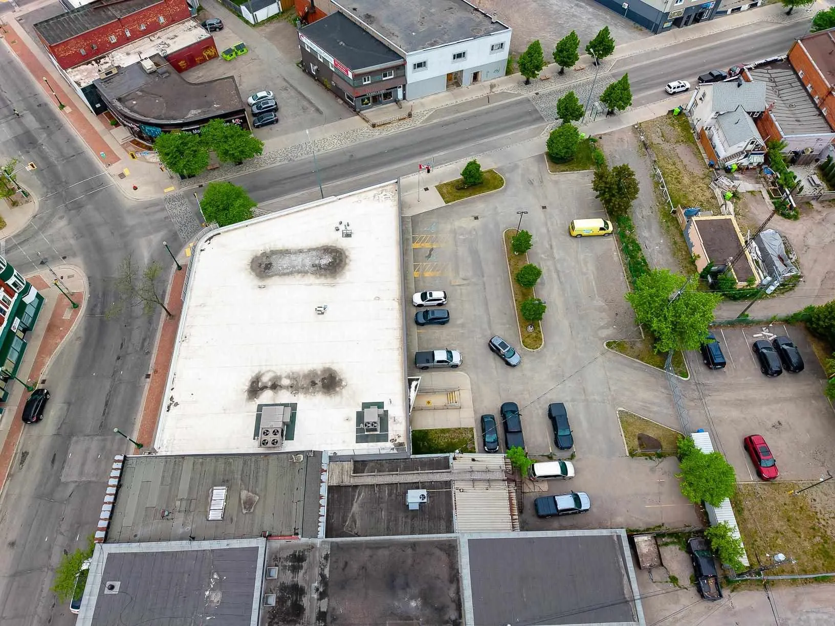 2-8 Queen Street E