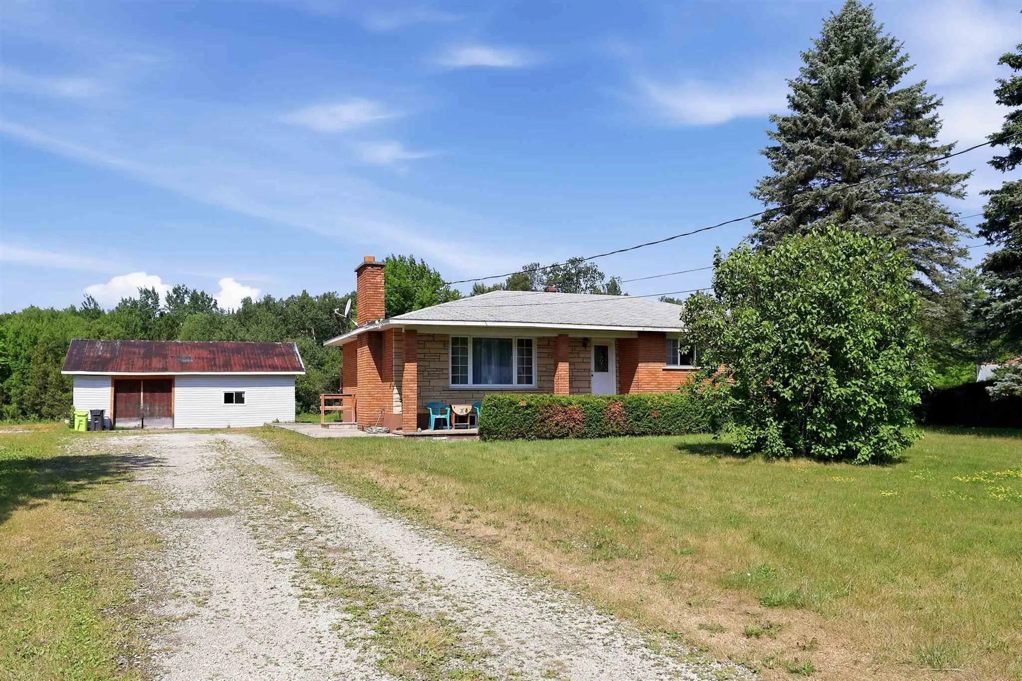 305 Moss Road