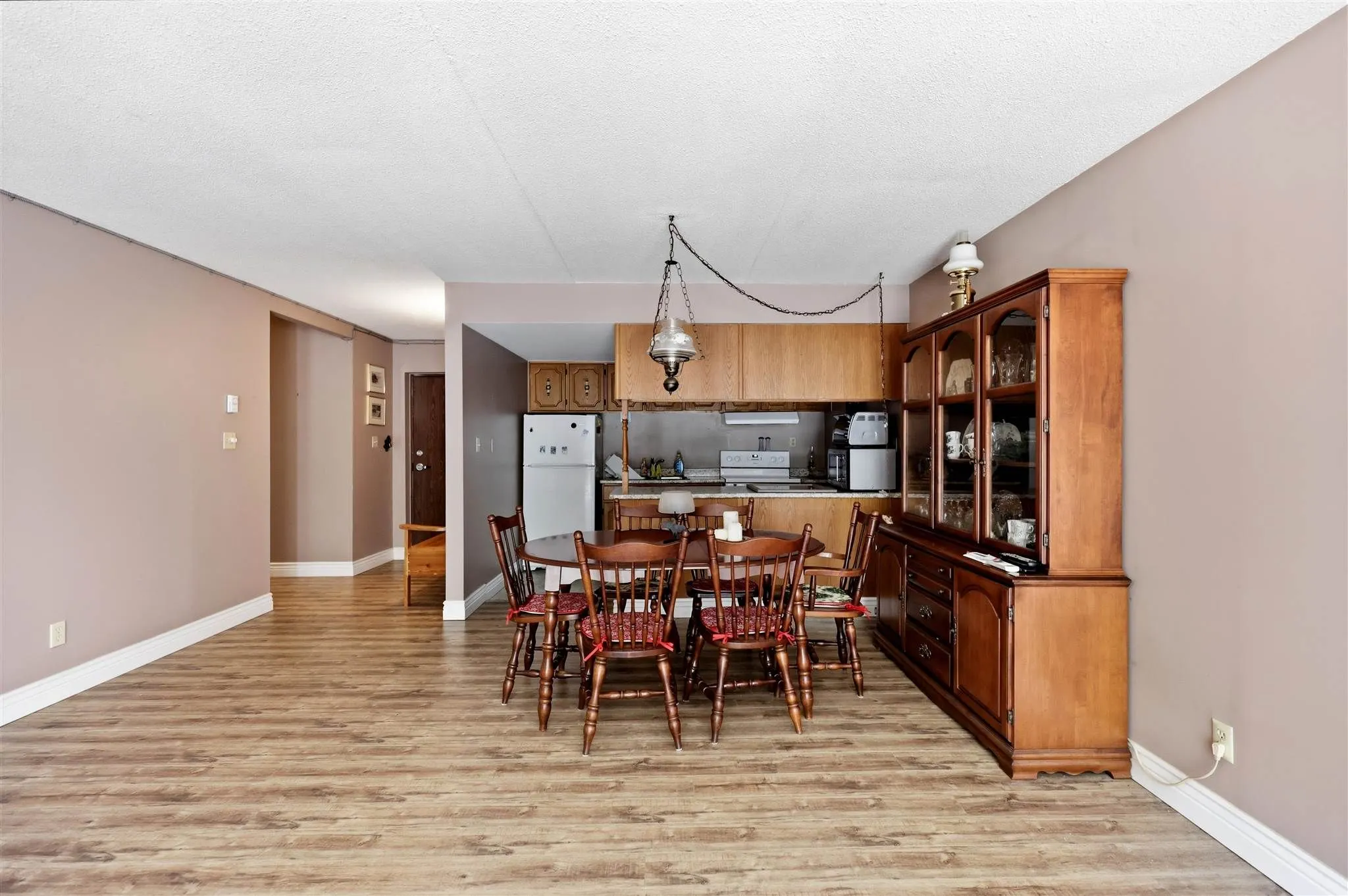 313 MacDonald Avenue #211
