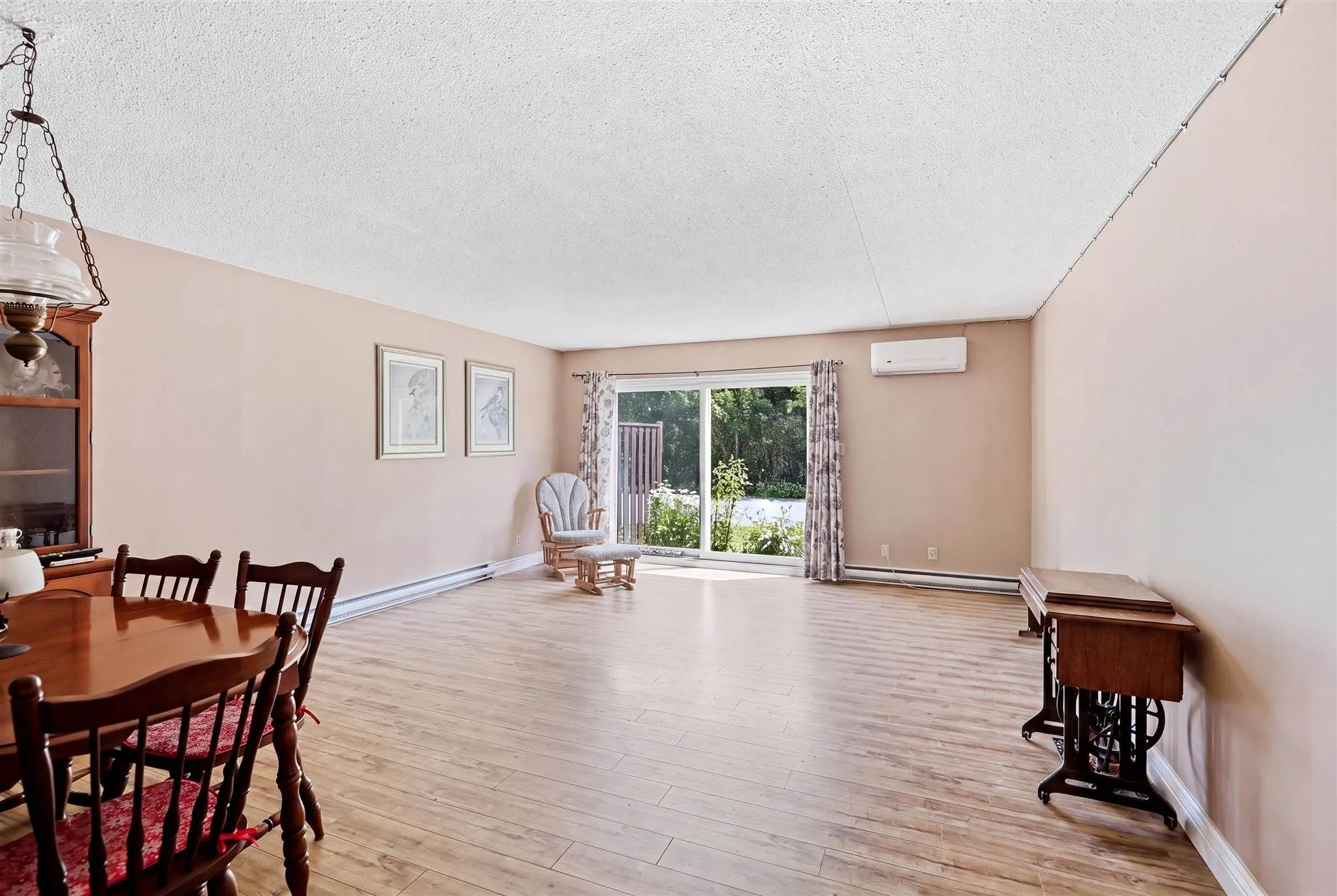 313 MacDonald Avenue #211
