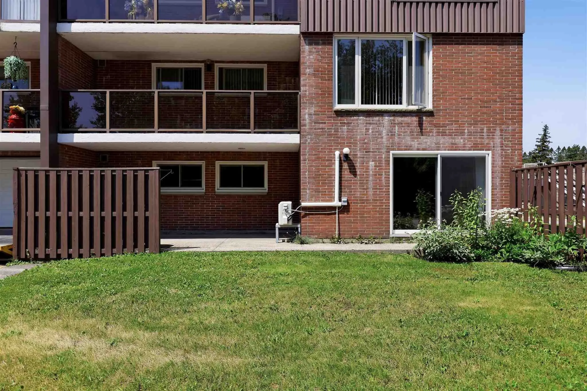 313 MacDonald Avenue #211
