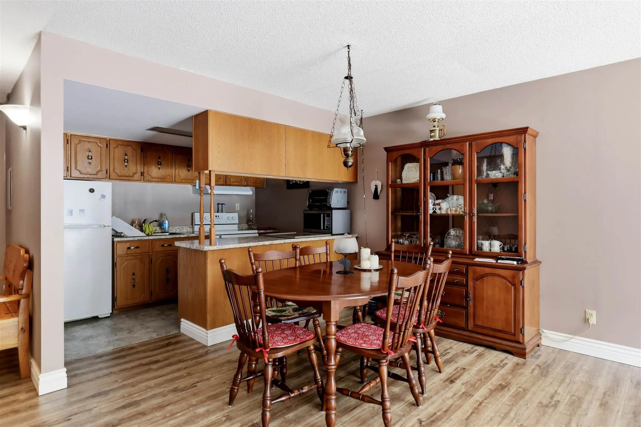 313 MacDonald Avenue #211