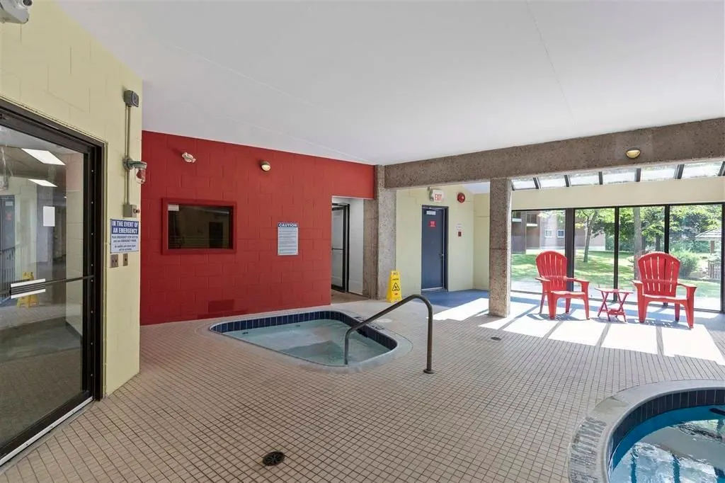313 MacDonald Avenue #211