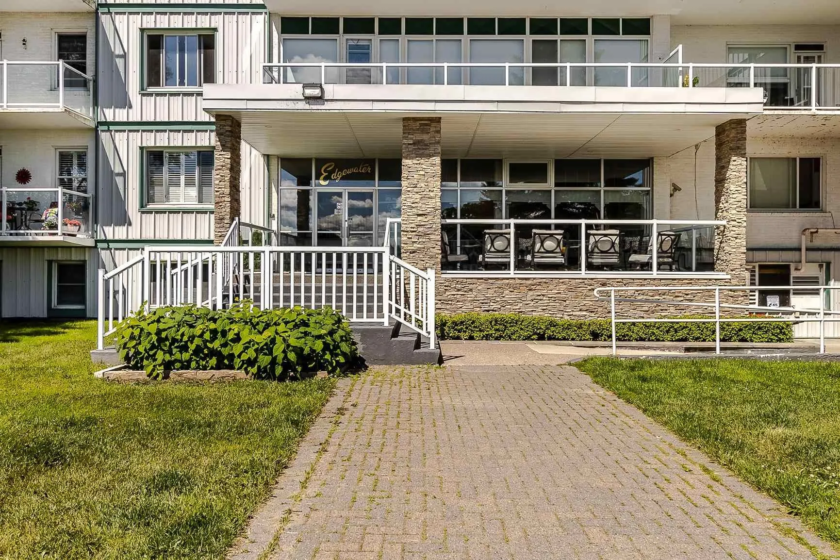 99 Pine Street #202