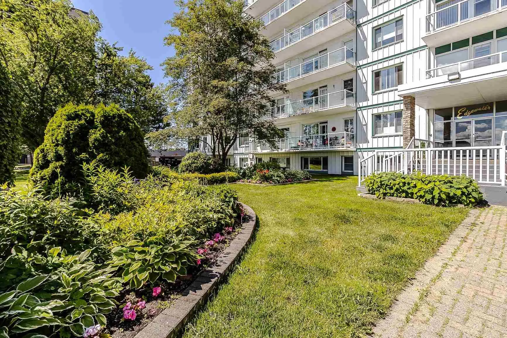 99 Pine Street #202
