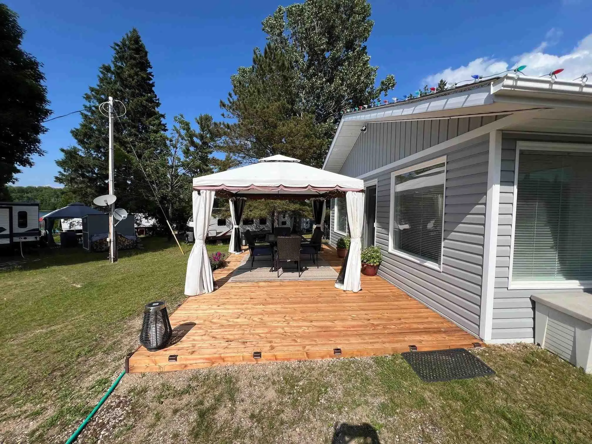 2233 Hilton Road