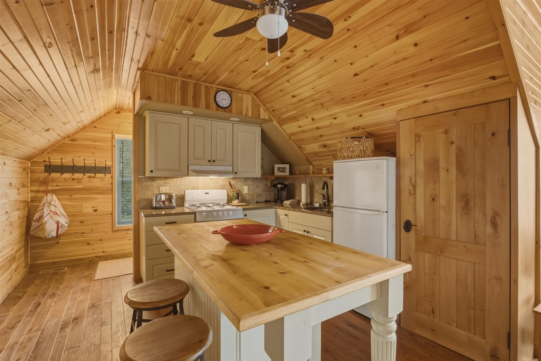 2129 Centre Line Road