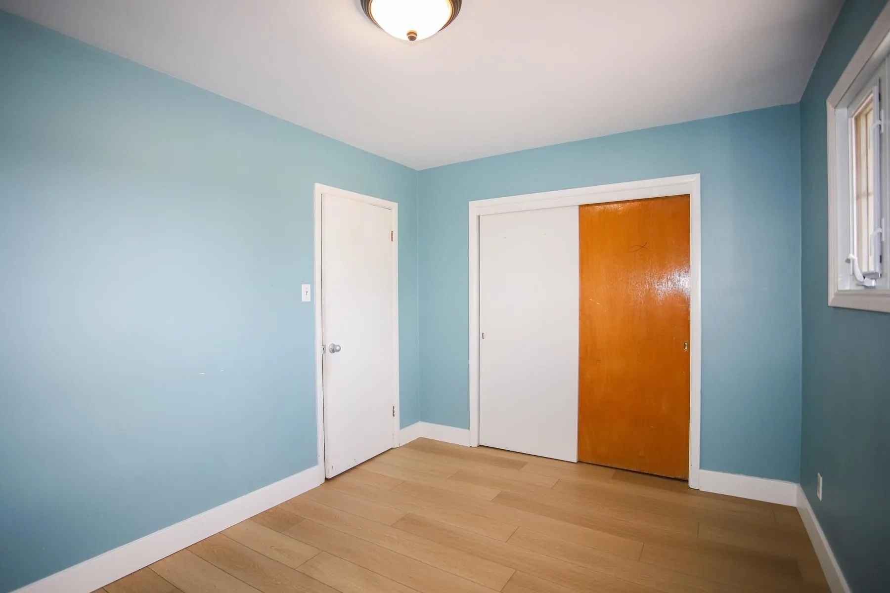 382 Farwell Terrace