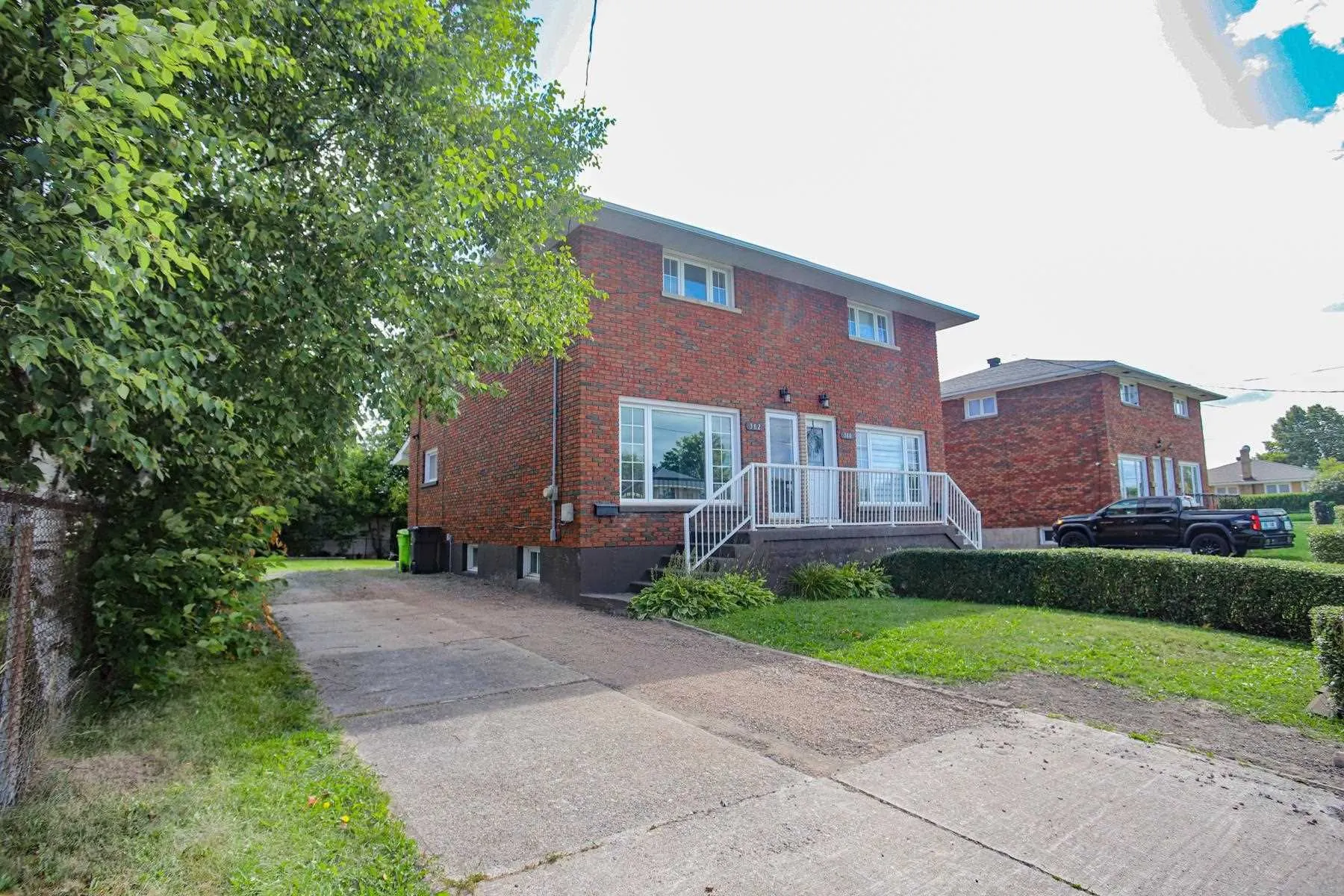 382 Farwell Terrace