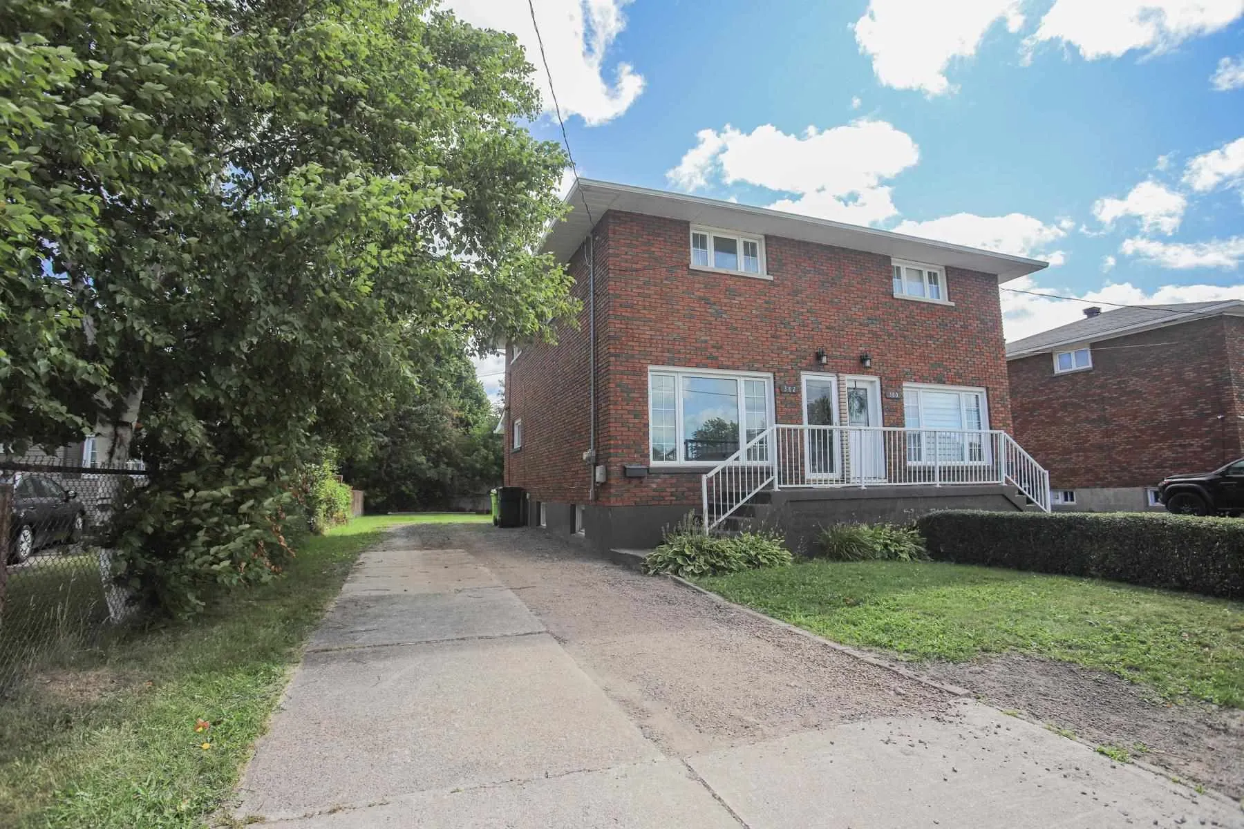 382 Farwell Terrace