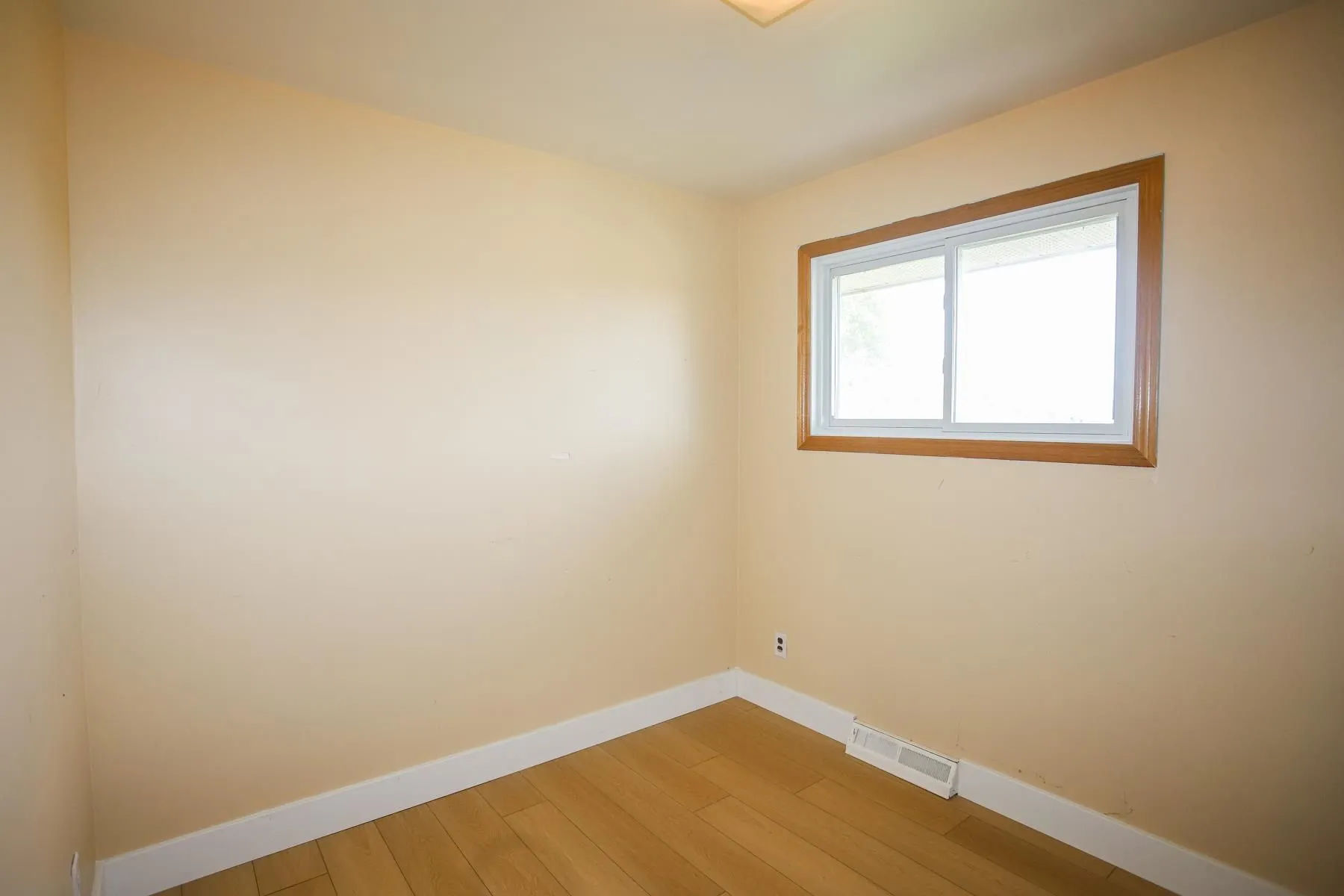 382 Farwell Terrace