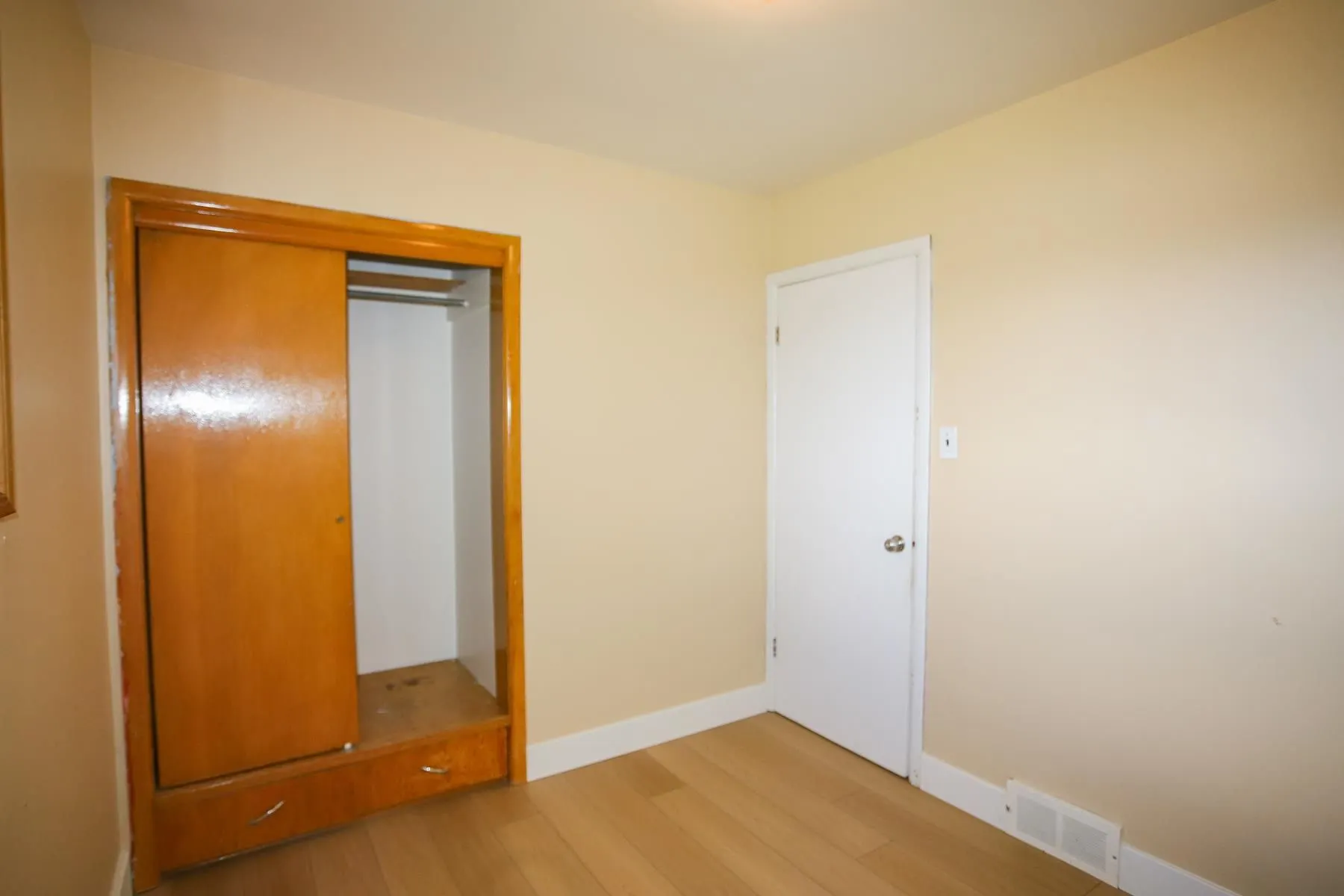 382 Farwell Terrace