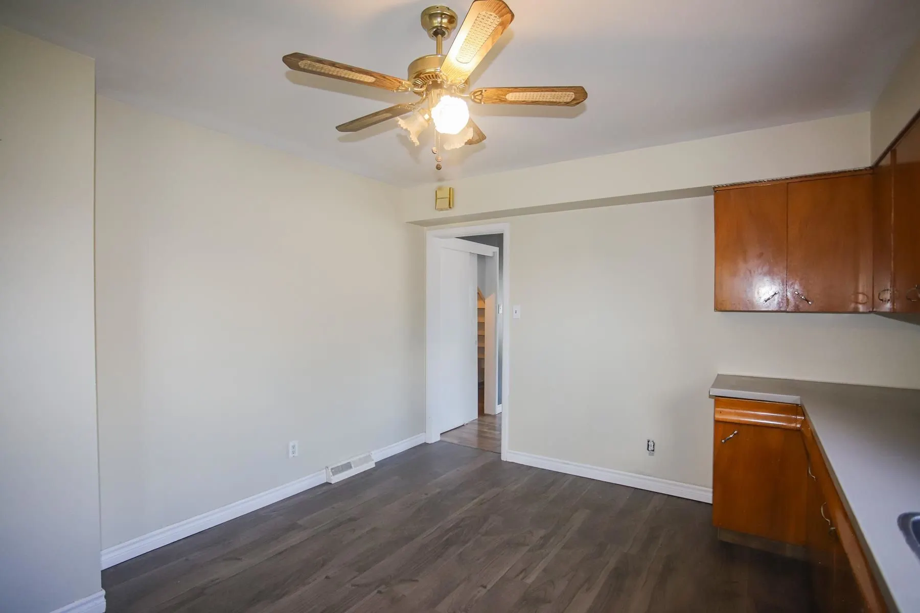 382 Farwell Terrace