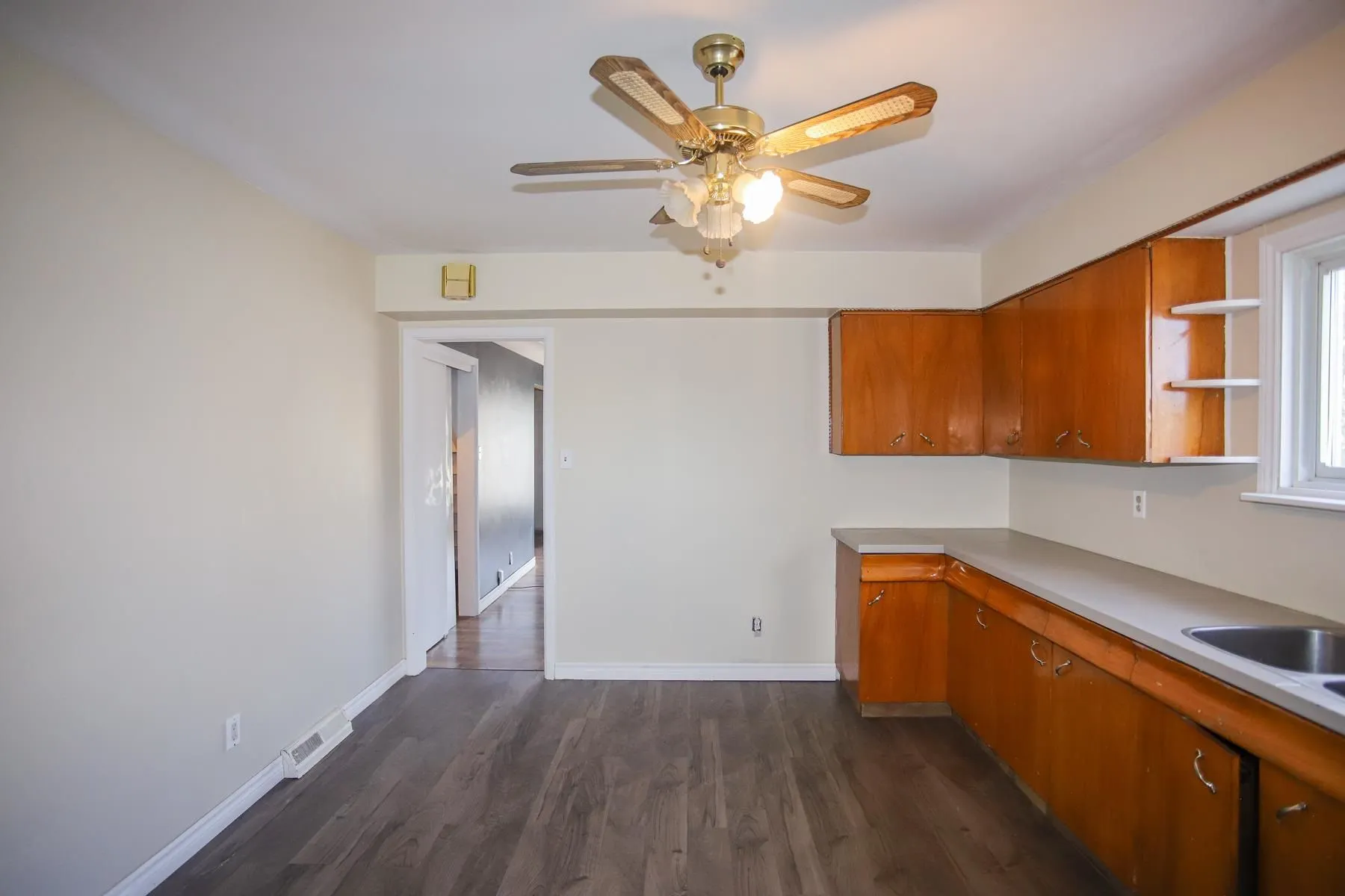 382 Farwell Terrace
