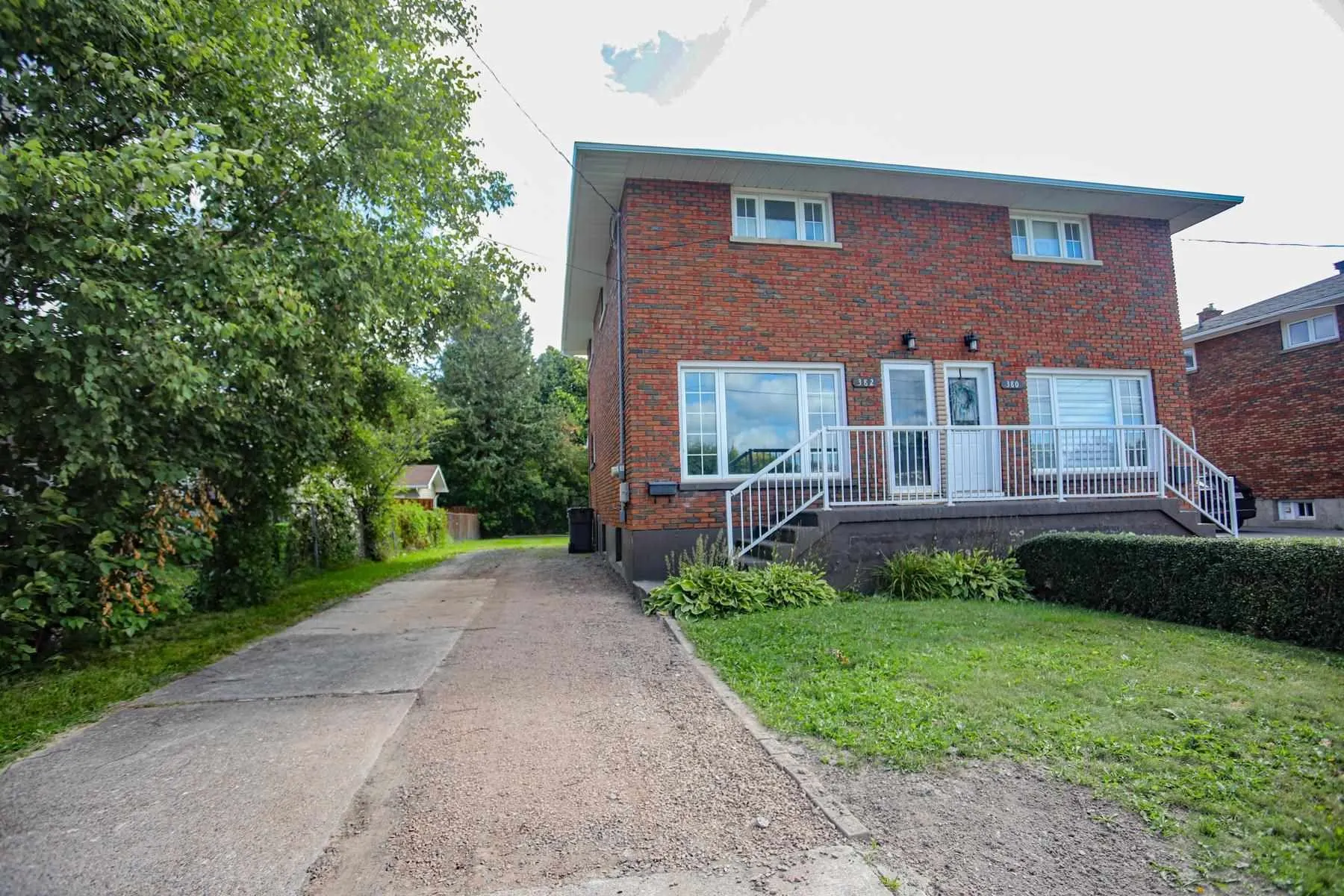 382 Farwell Terrace