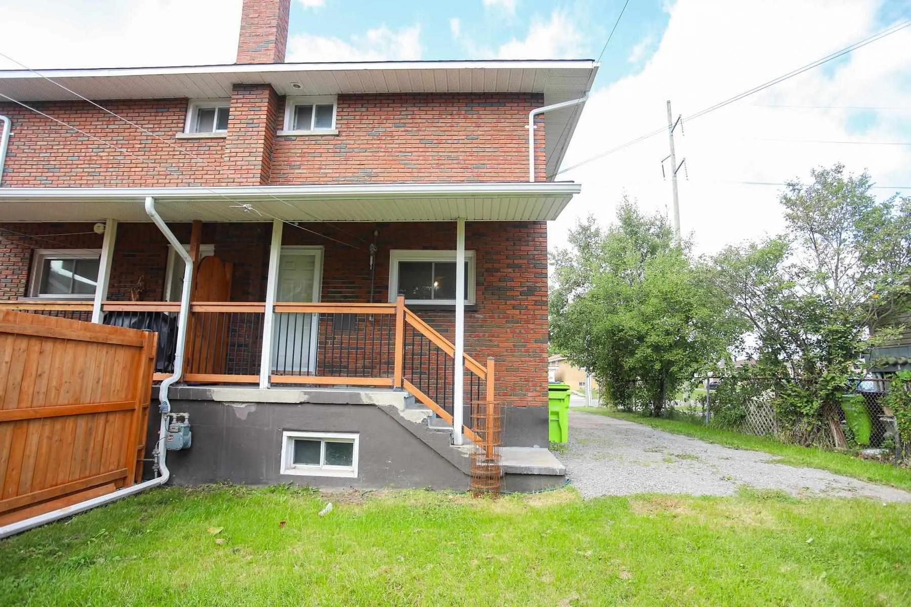 382 Farwell Terrace