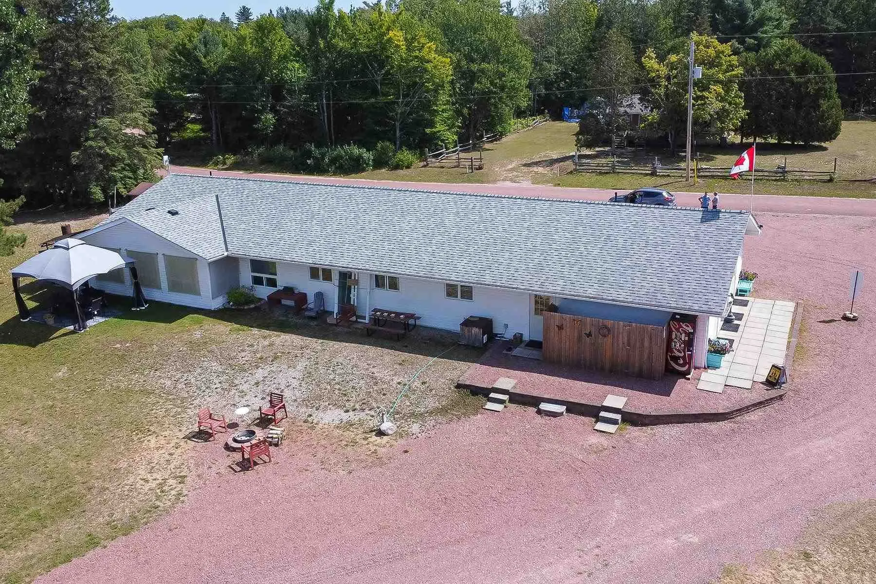 2233 Hilton Road