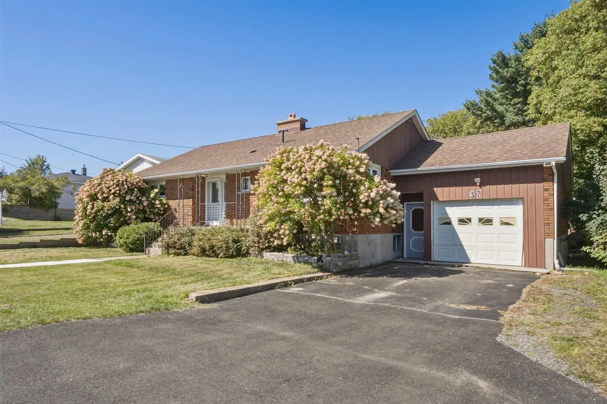 37 Huron Avenue
