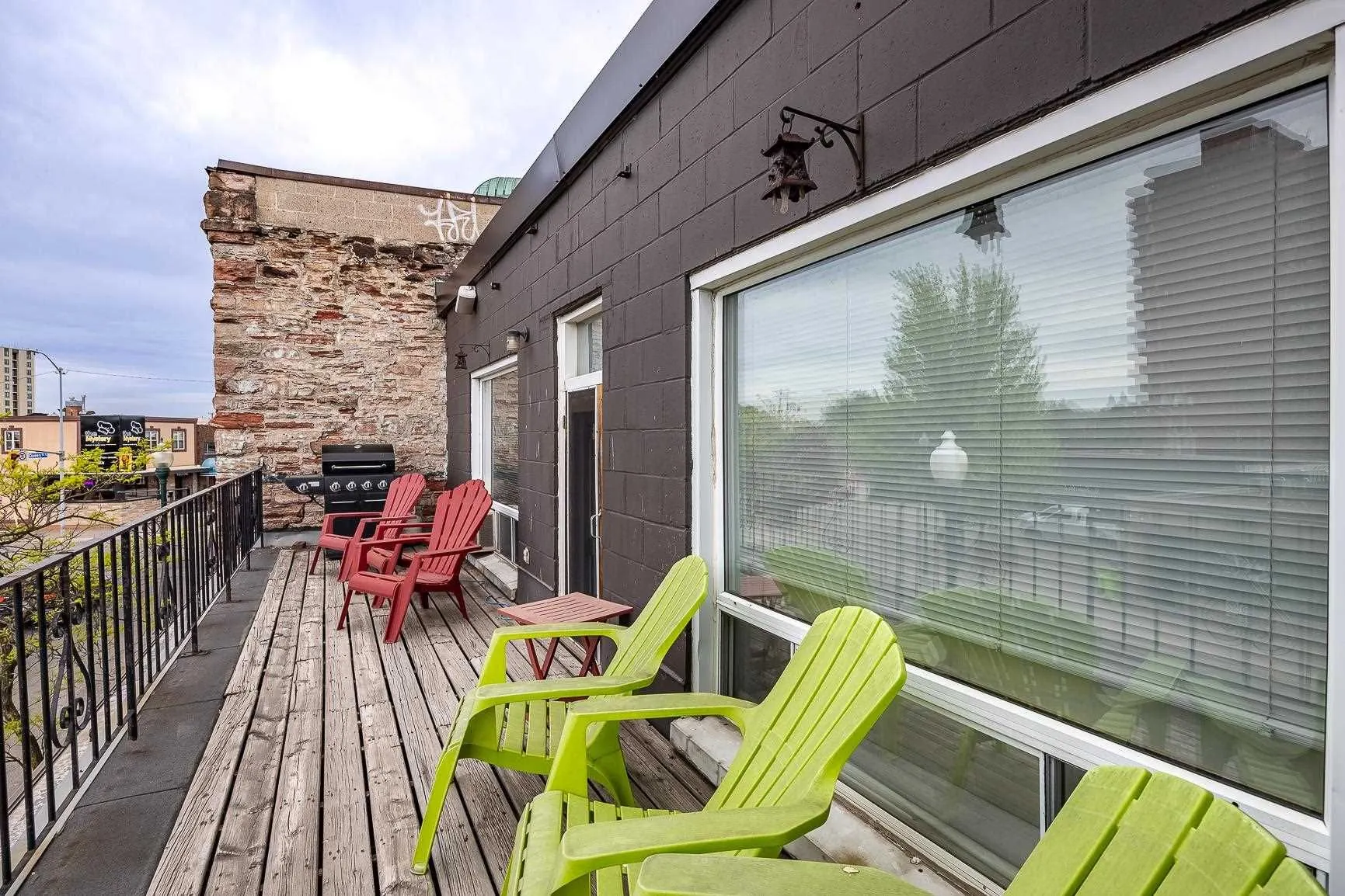 716-718 Queen Street
