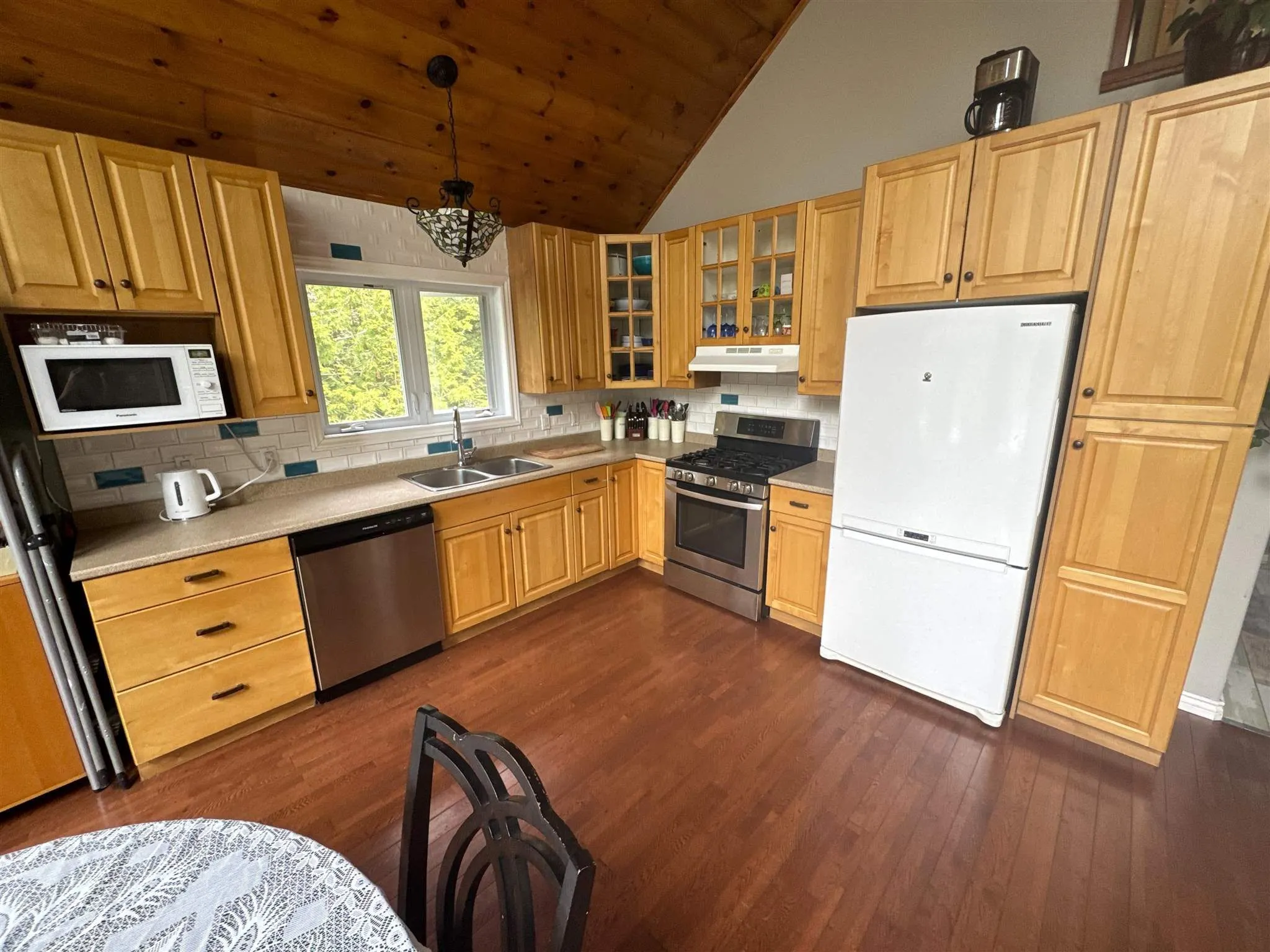 884 Dunlop Shores Road