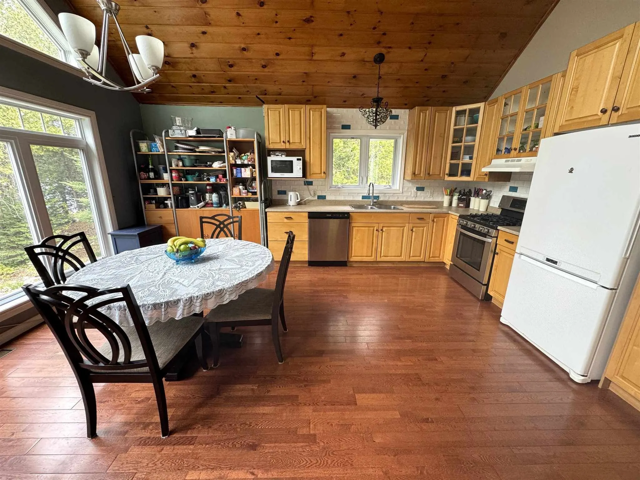 884 Dunlop Shores Road