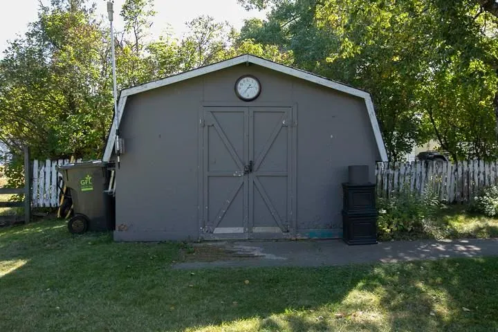 552 Lake Street