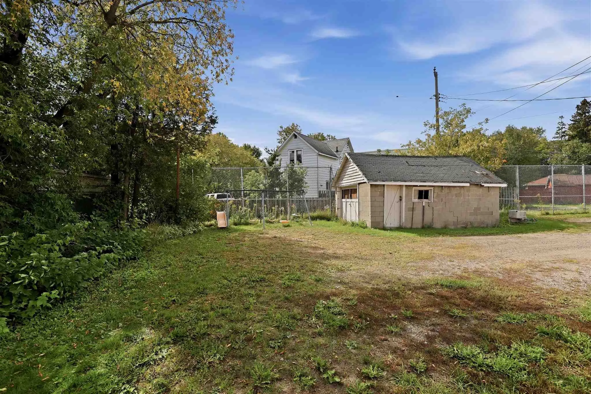 209 Wellington Street W