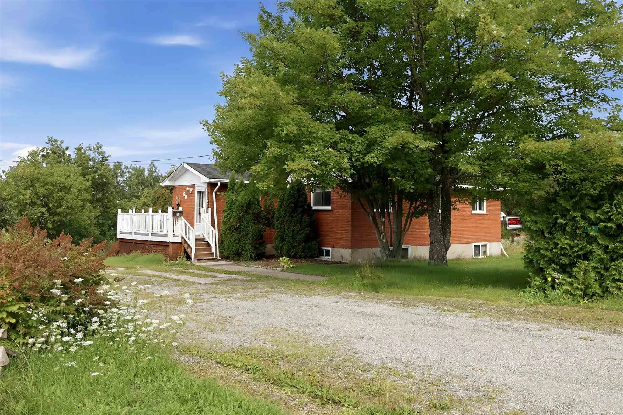99 Findlay Road E