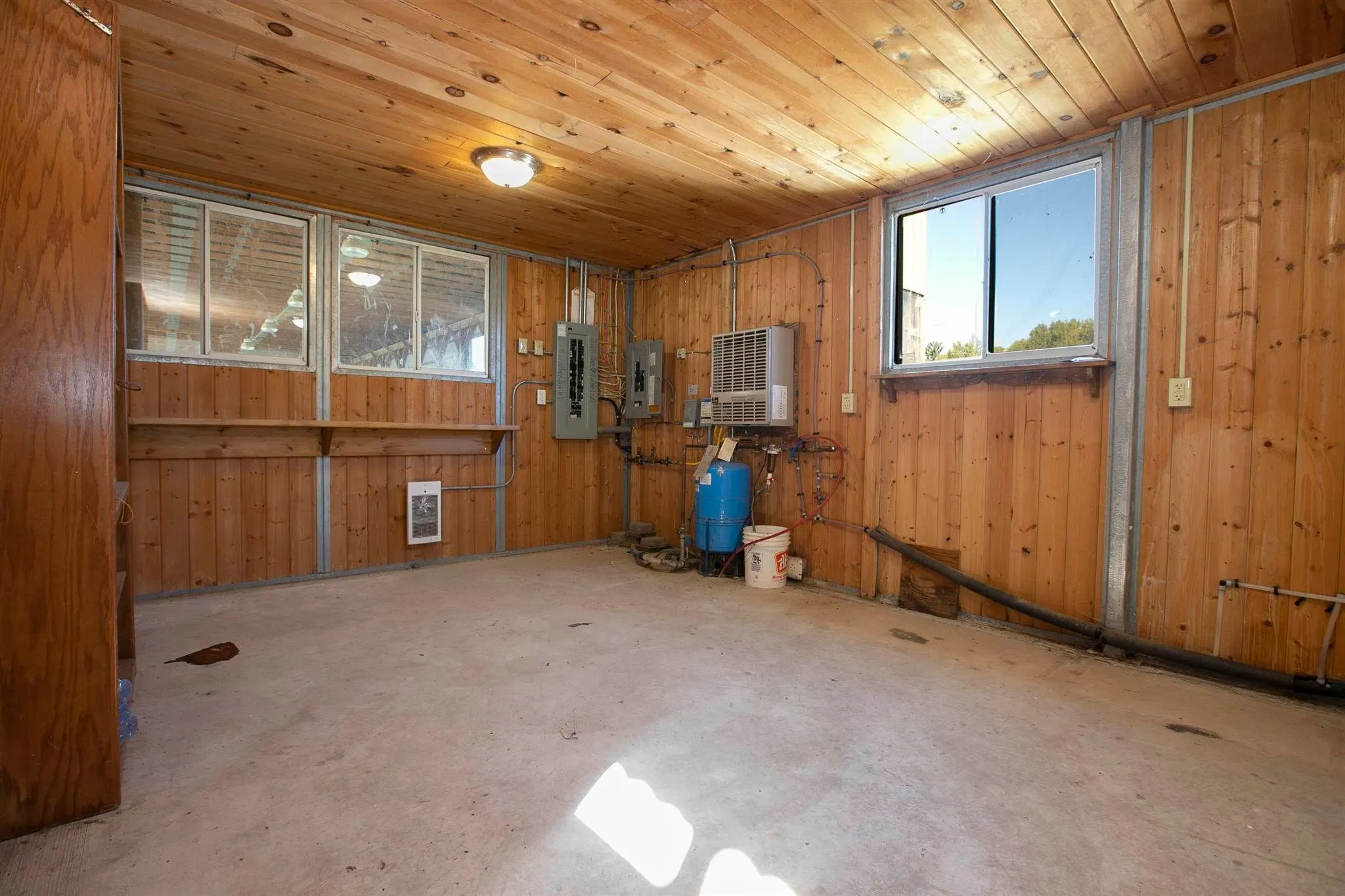 11935 HWY 17 E
