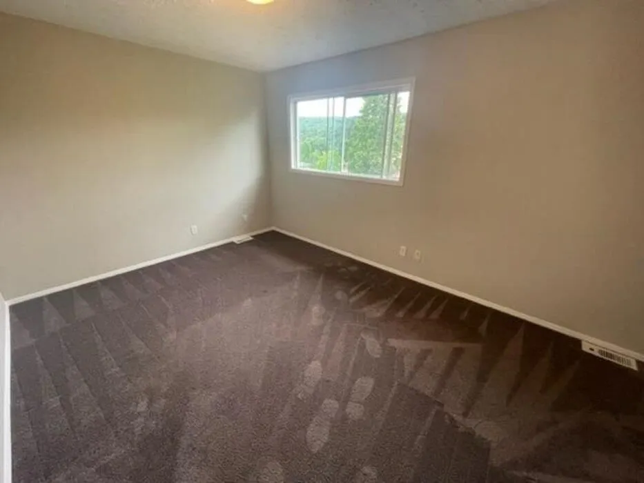11 Forest Place