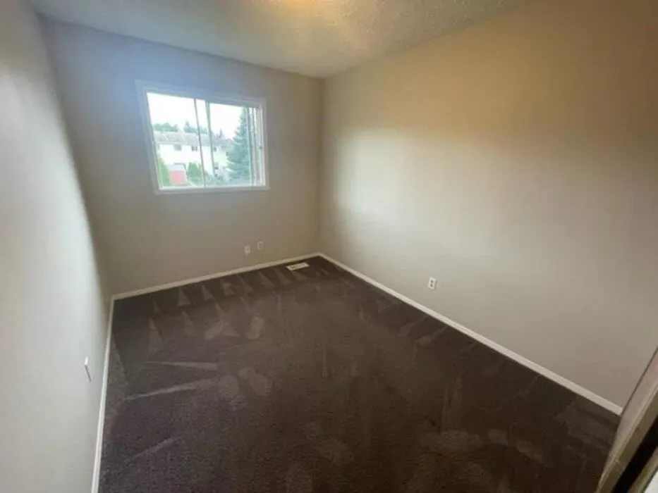 11 Forest Place