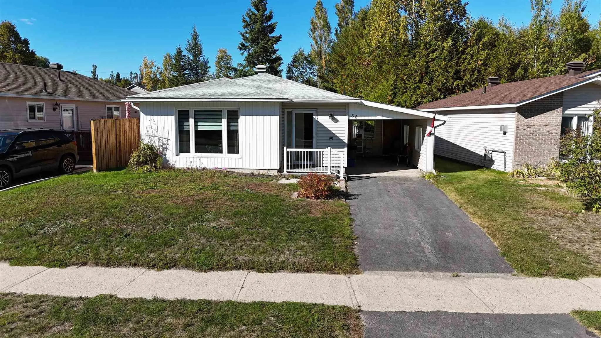 88 Esten Drive S