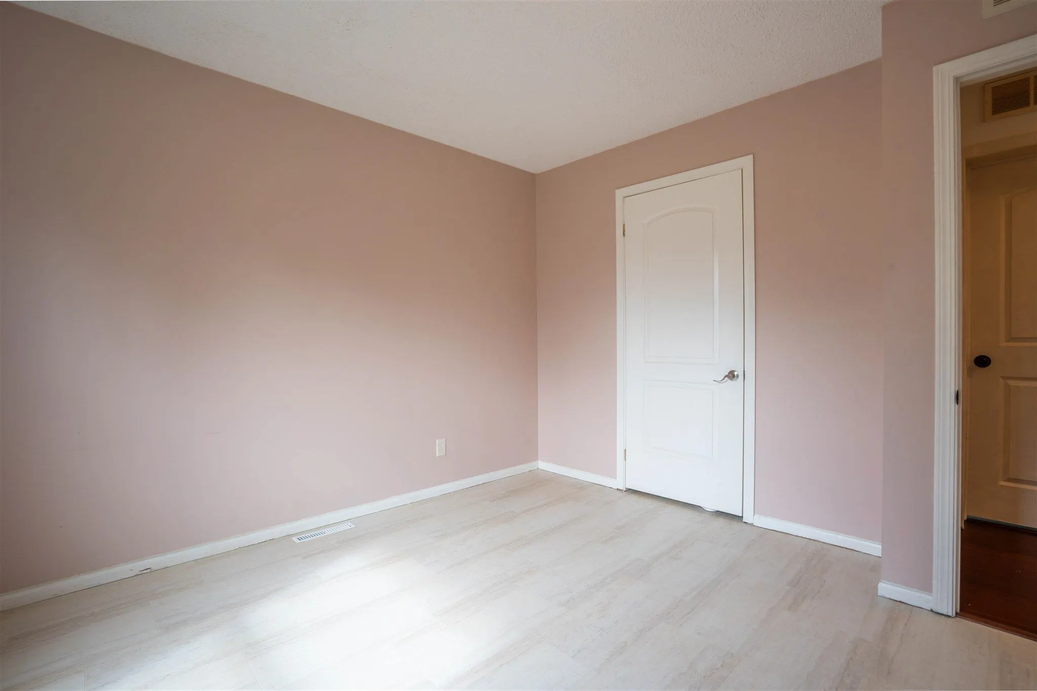 634 Lakeshore Drive