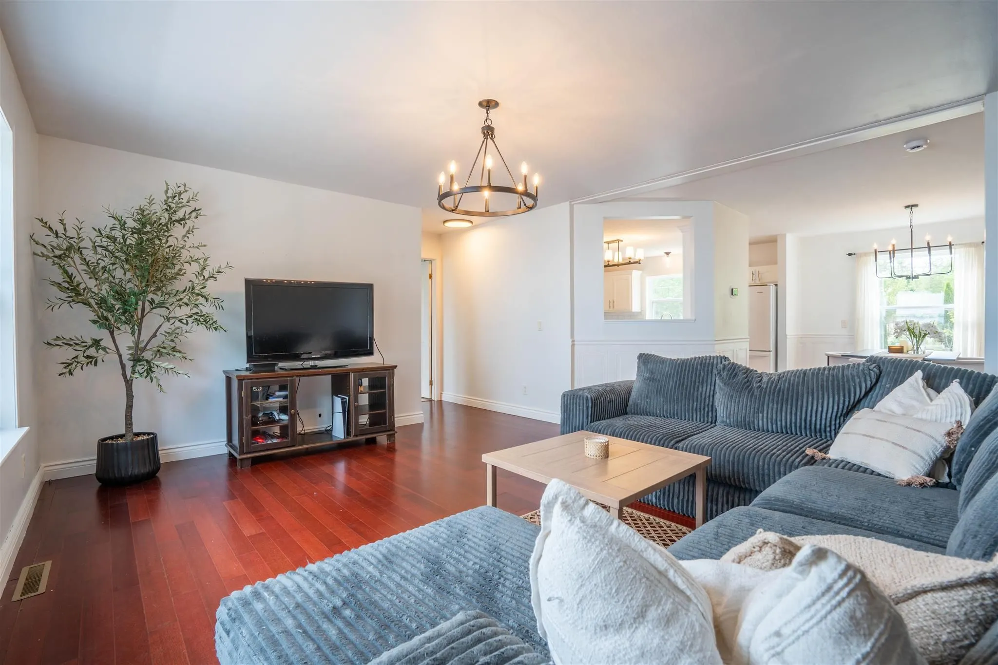634 Lakeshore Drive