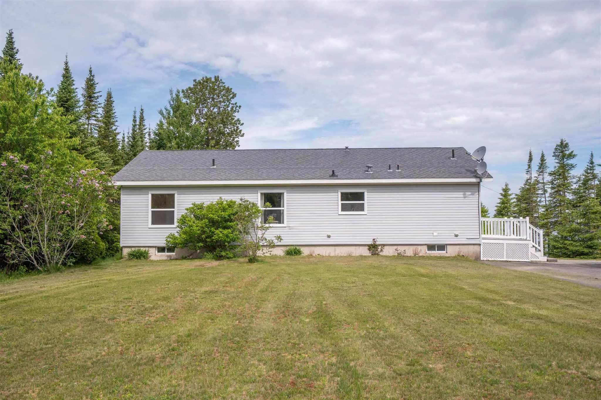 634 Lakeshore Drive