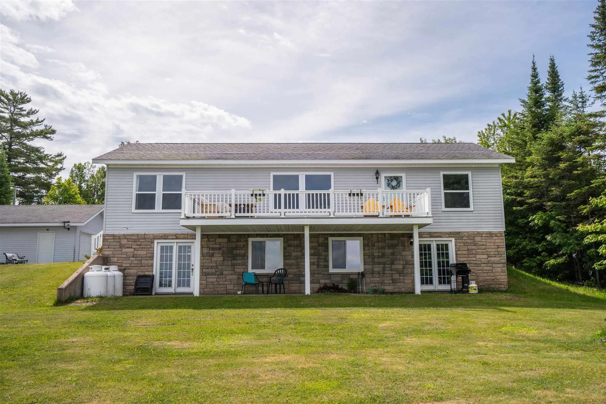 634 Lakeshore Drive