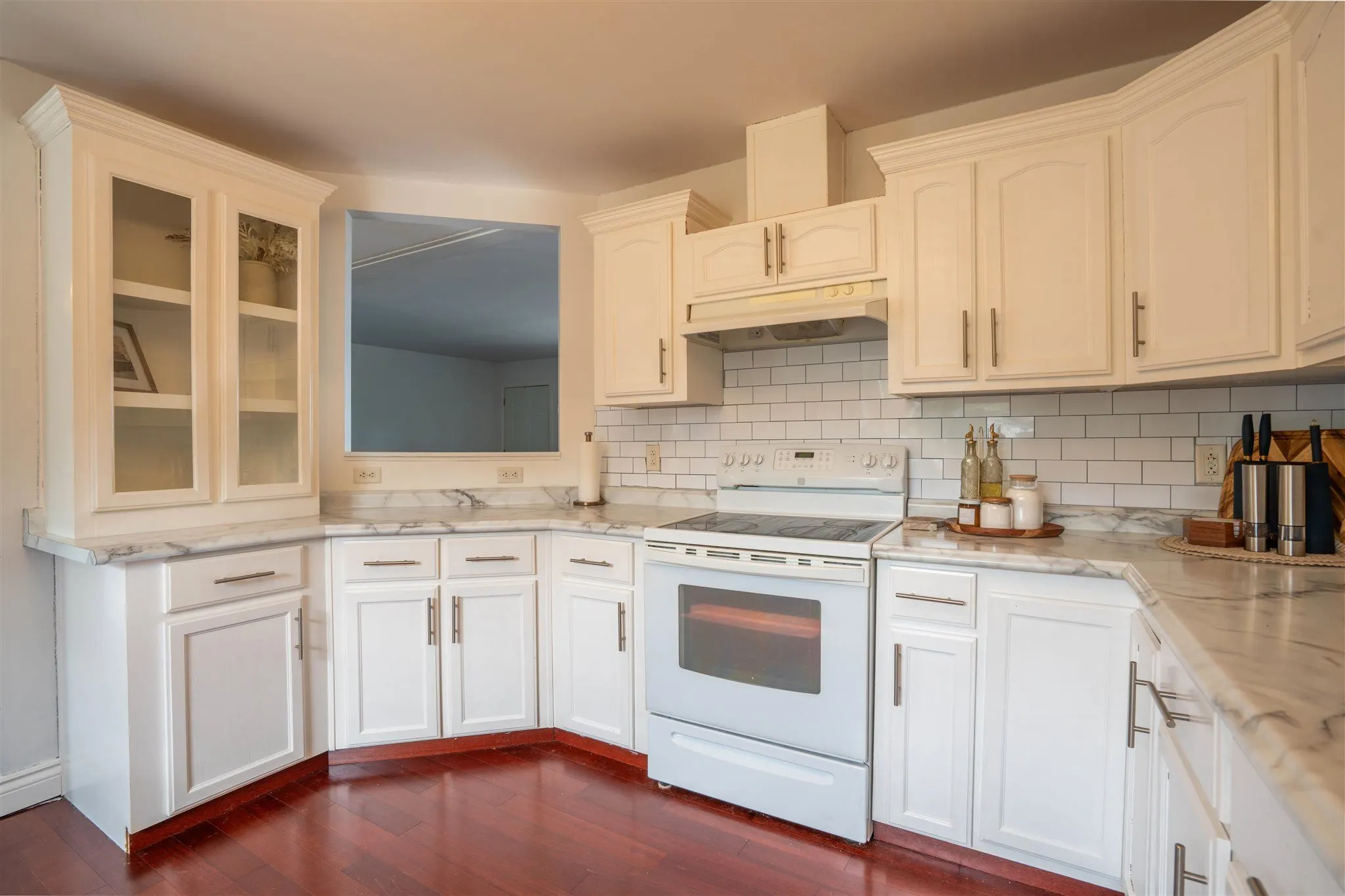 634 Lakeshore Drive