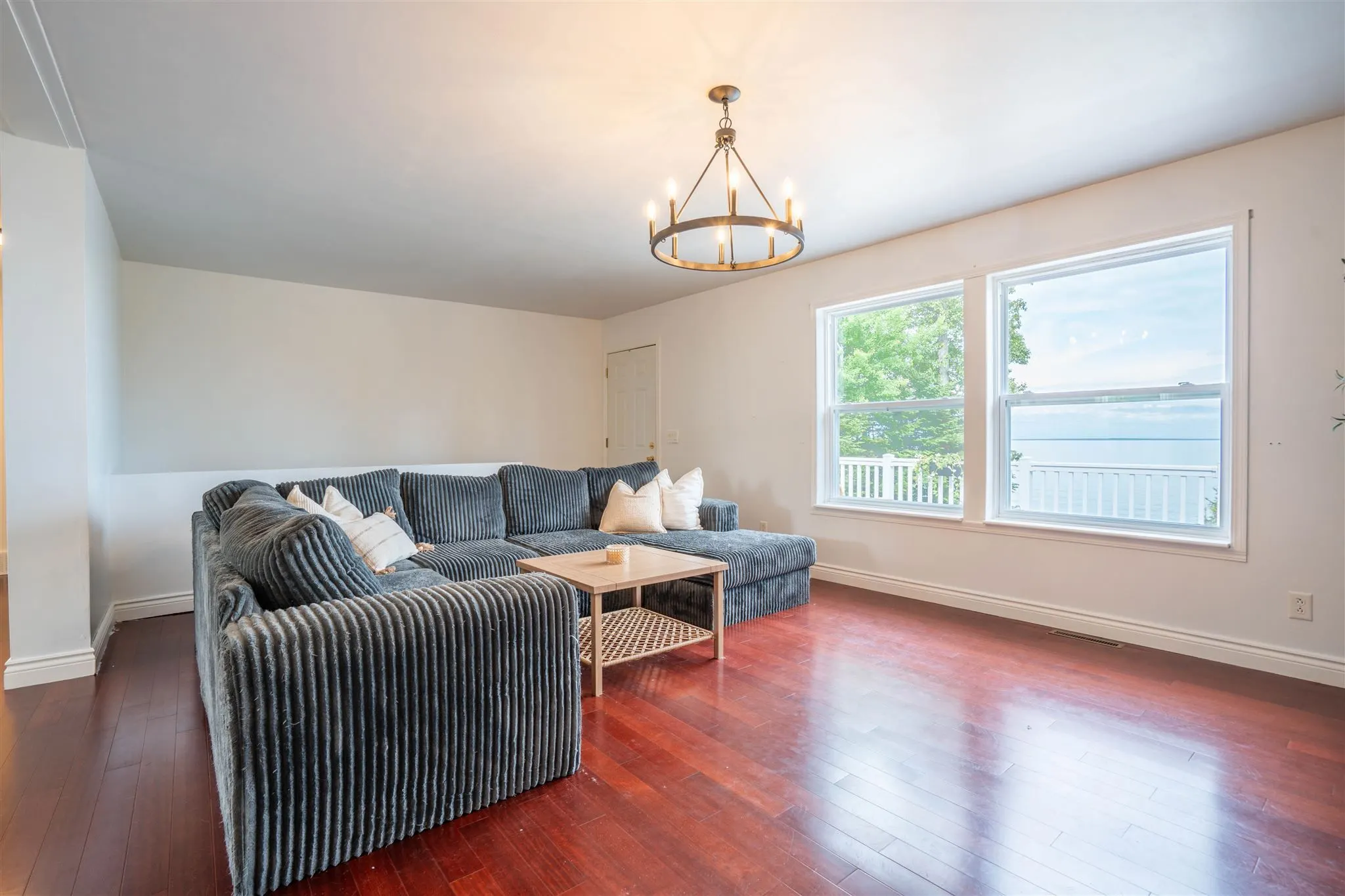 634 Lakeshore Drive