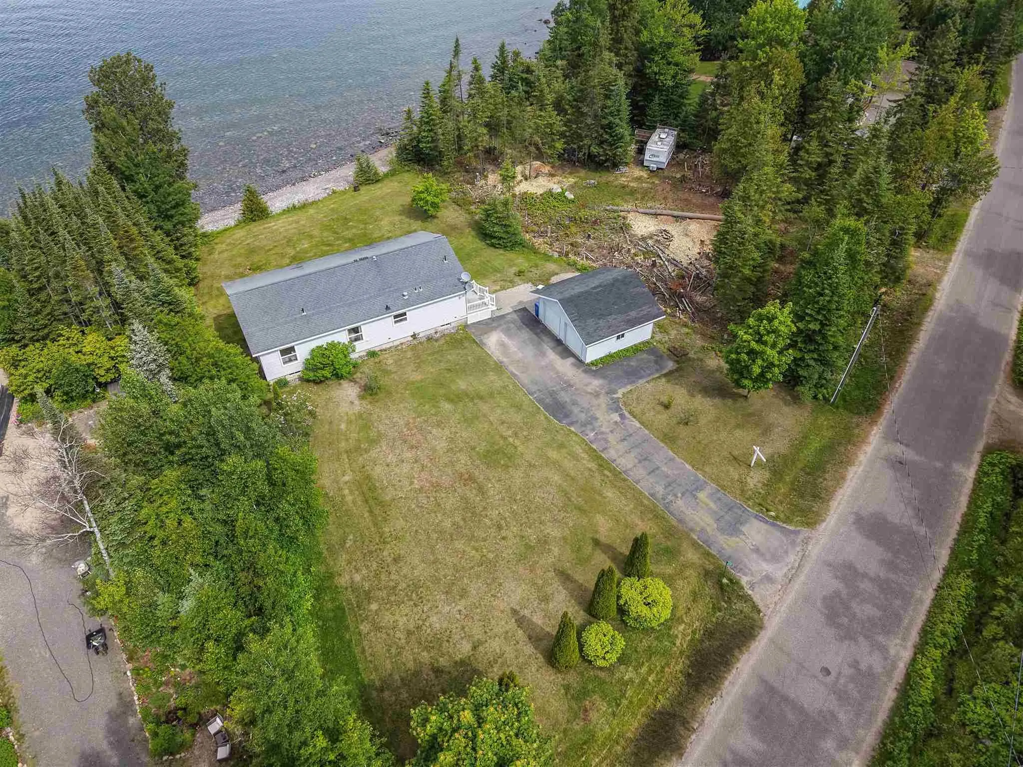 634 Lakeshore Drive