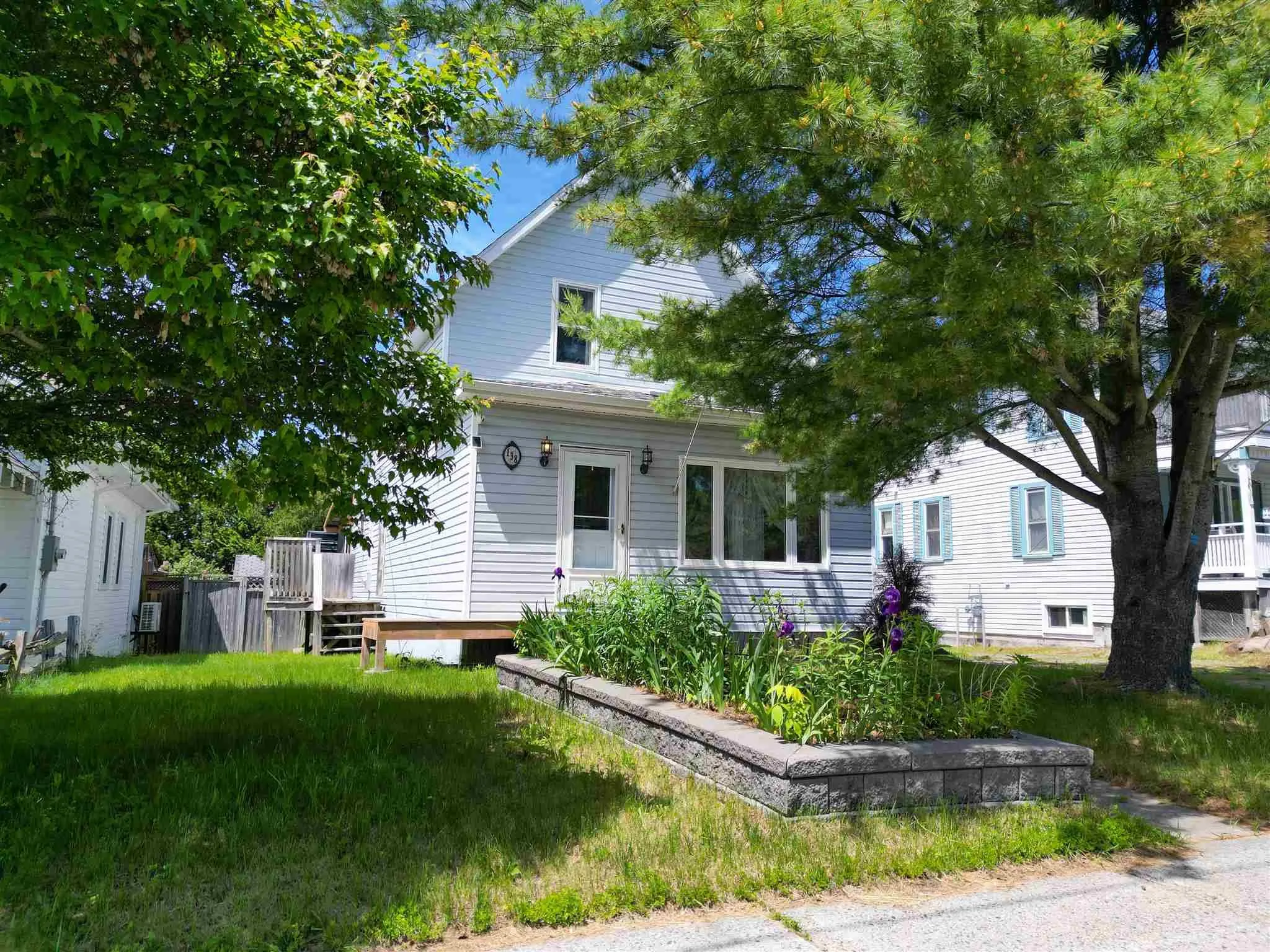 138 Lakeside Avenue