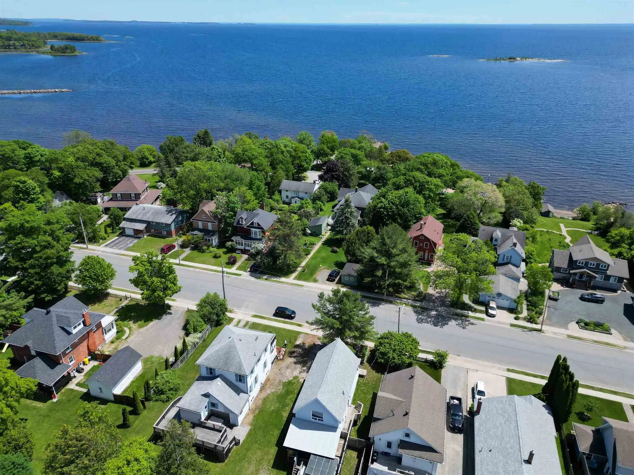 138 Lakeside Avenue