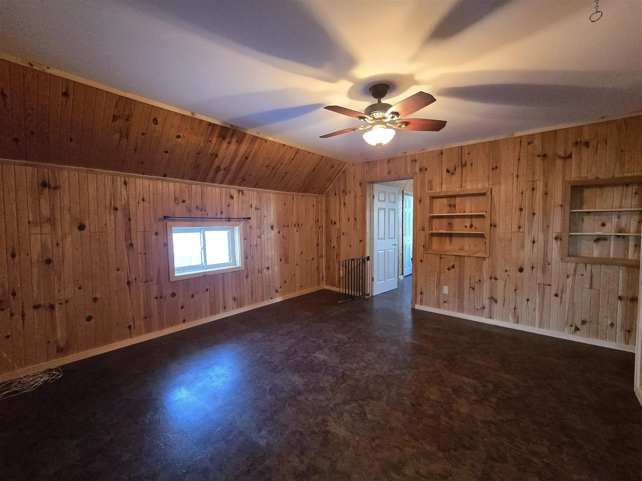 138 Lakeside Avenue