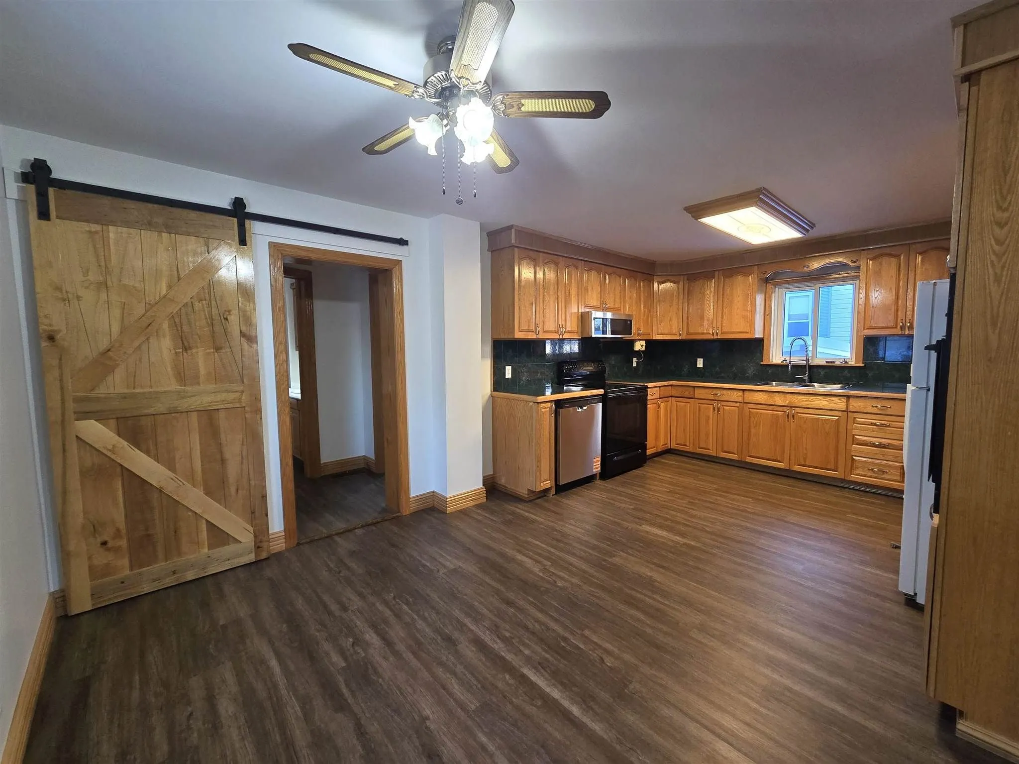 138 Lakeside Avenue