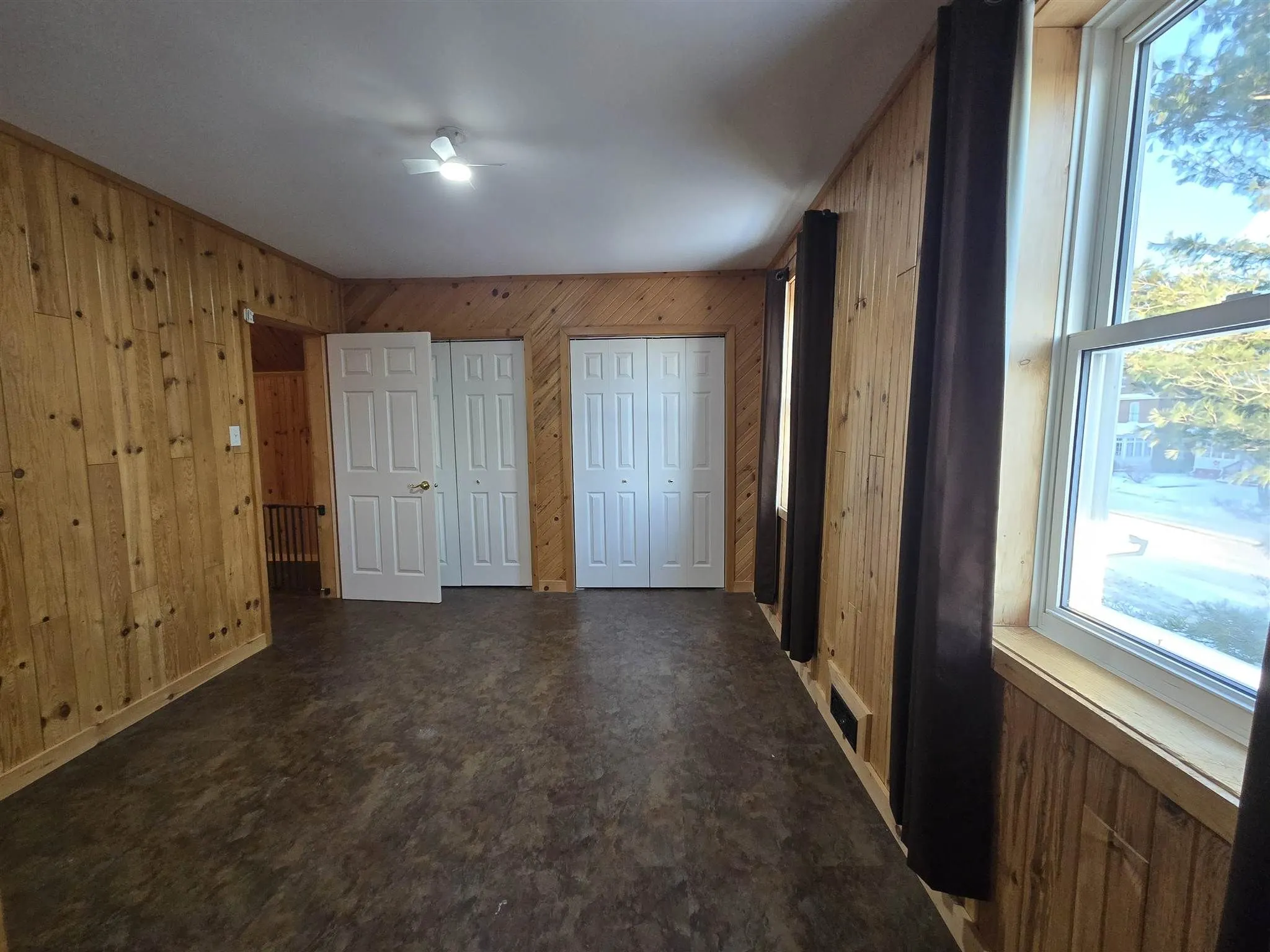 138 Lakeside Avenue
