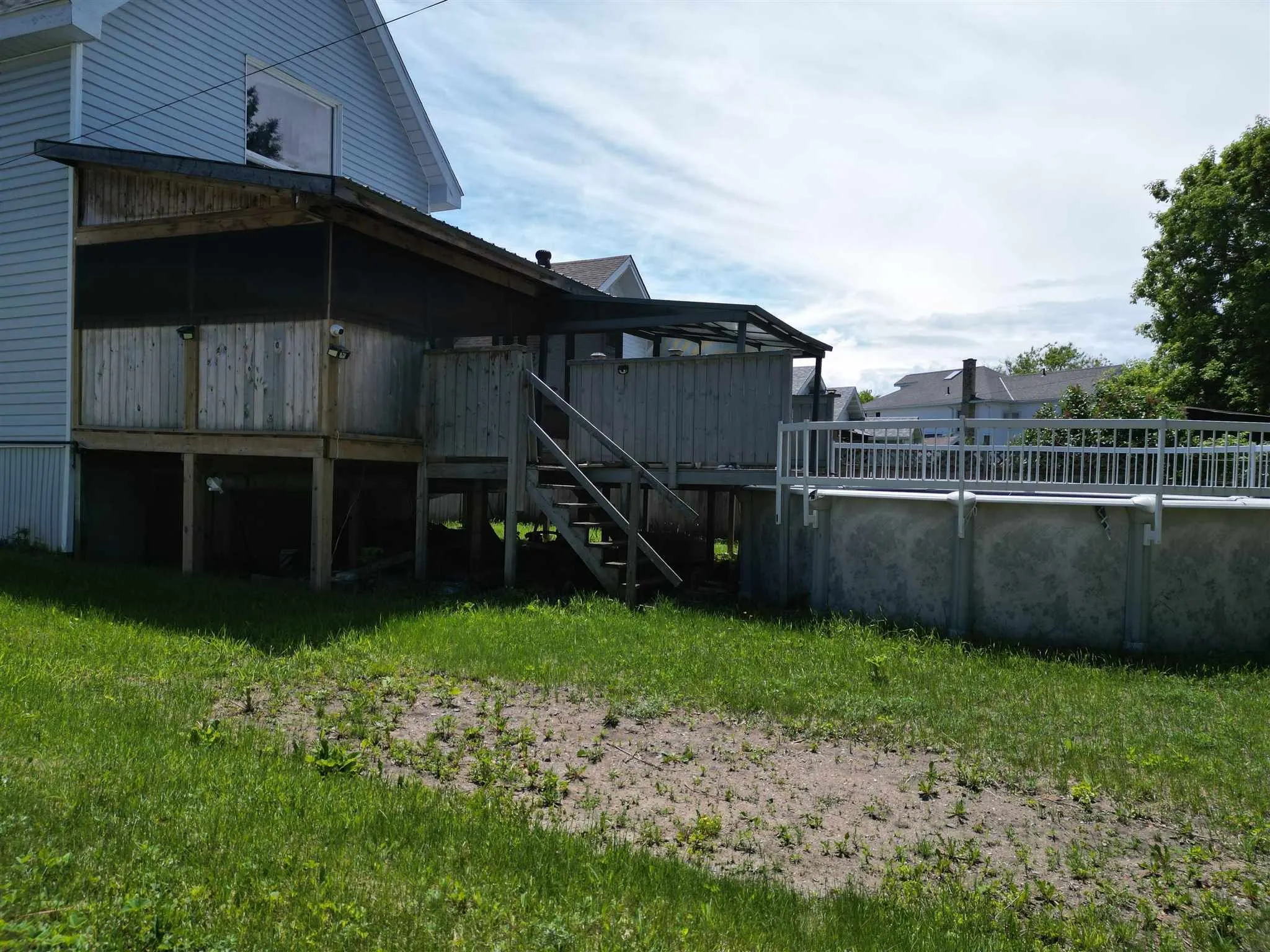 138 Lakeside Avenue