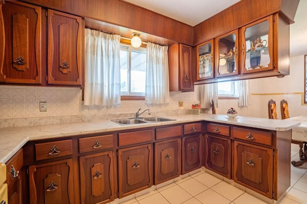 285 Spadina Avenue