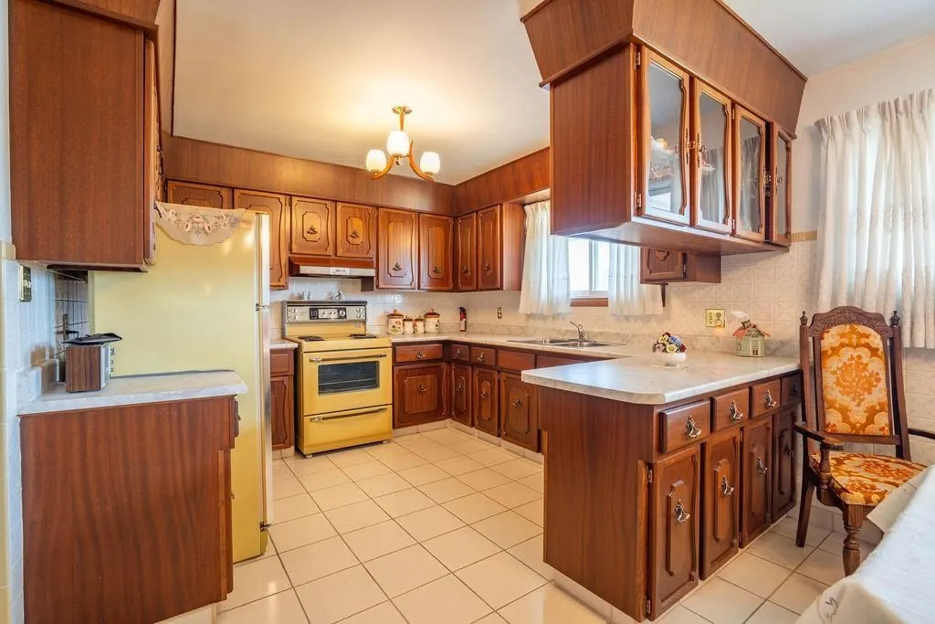 285 Spadina Avenue